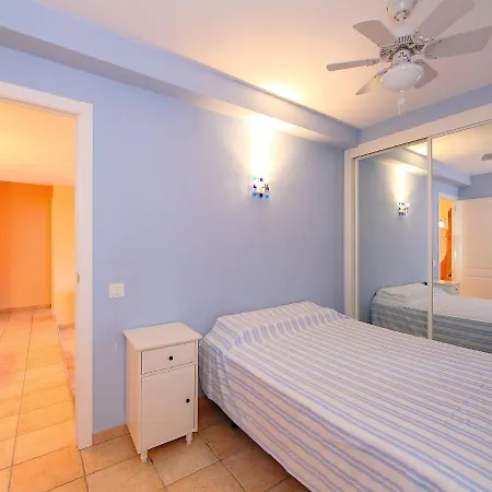 Muralla Roja-1 By Interhome * Κάλπε